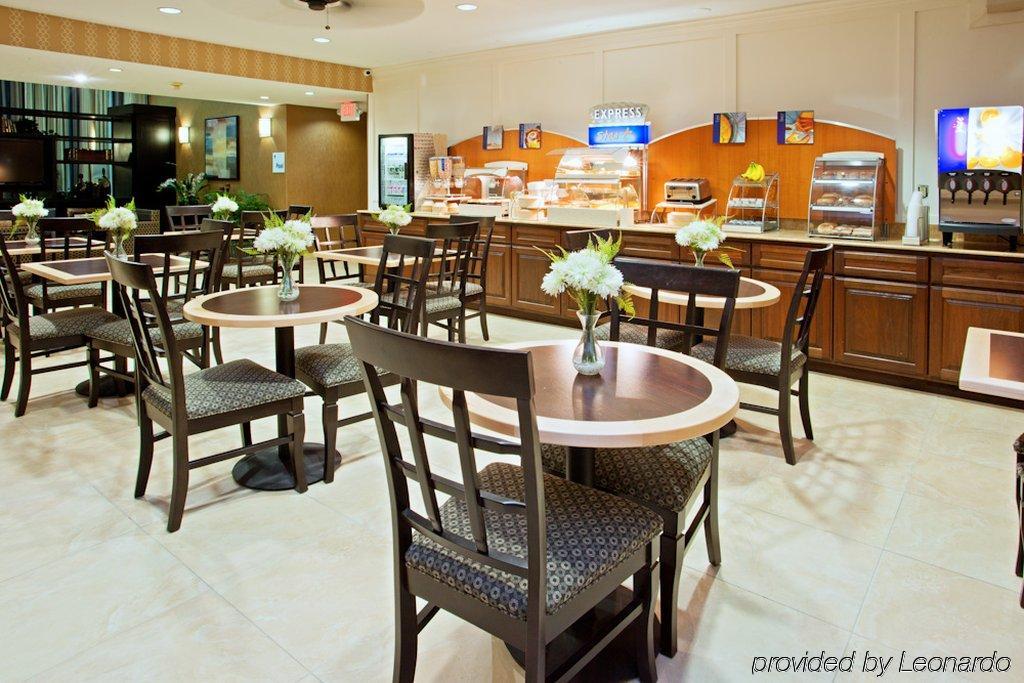 Holiday Inn Express Houston North-1960 Champions Area Екстер'єр фото